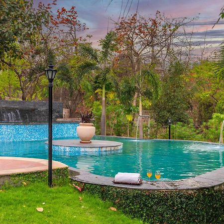 Stayvista At Maple Farms With Pool, Bbq & Bonfire Sohna Экстерьер фото